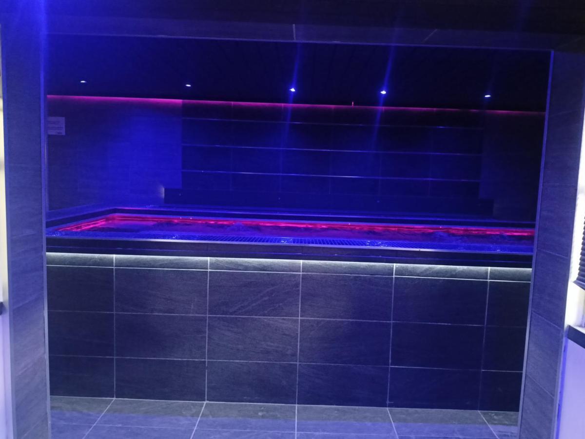 Mas La Farelle Gite, Fitness & Salle De Jeux Gratuite & Spa En Supplement Nîmes Buitenkant foto